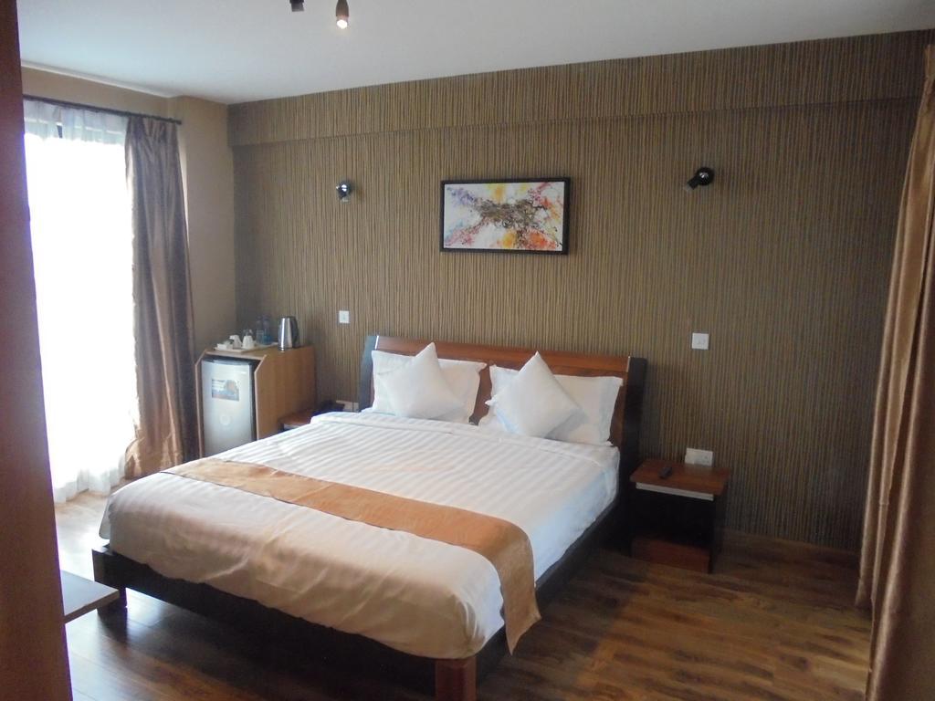 We Hotel And Suites Nairobi Exterior foto