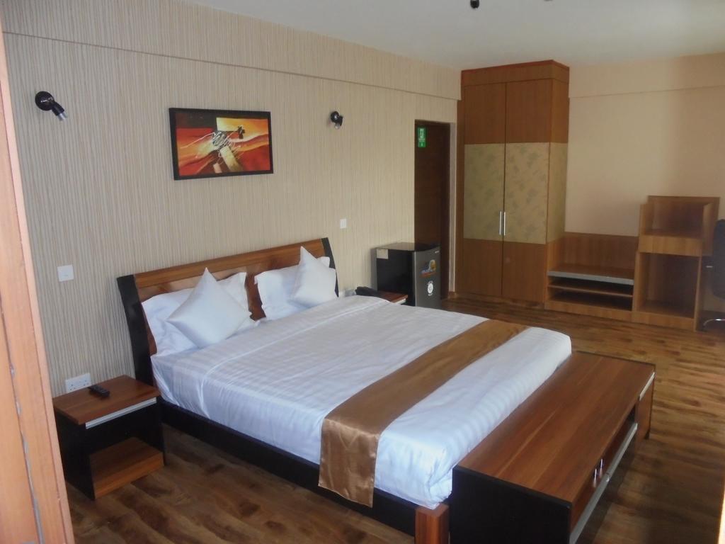 We Hotel And Suites Nairobi Exterior foto