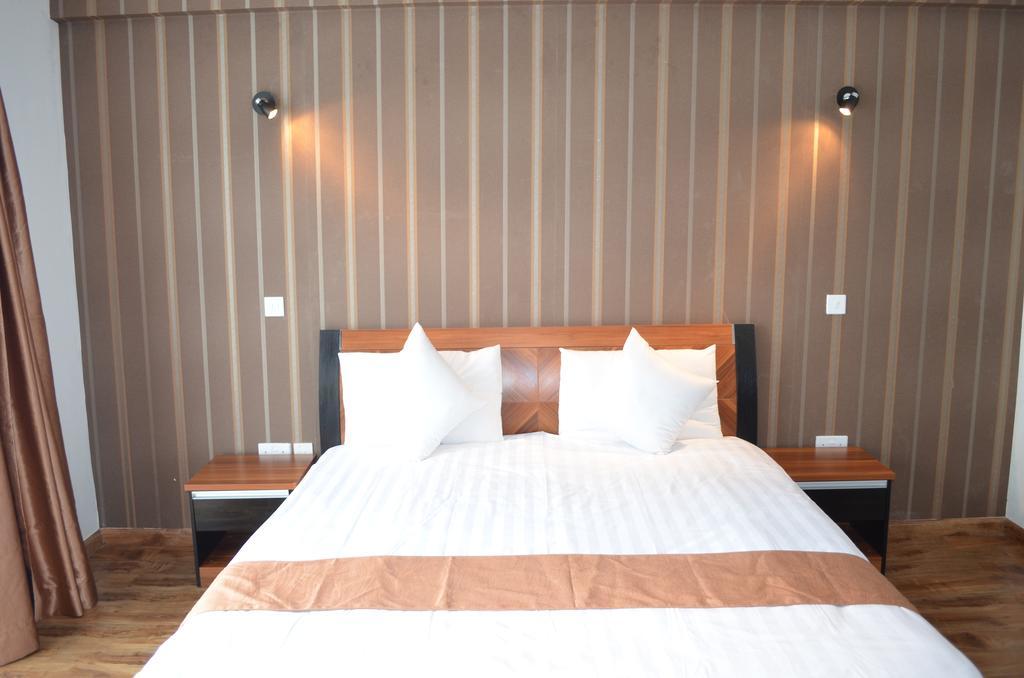 We Hotel And Suites Nairobi Exterior foto